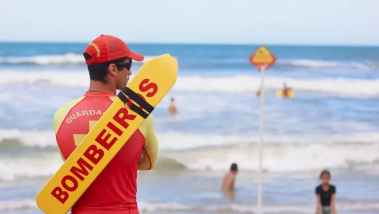 Afogamentos e Água-viva Marcam Natal no Litoral do PR